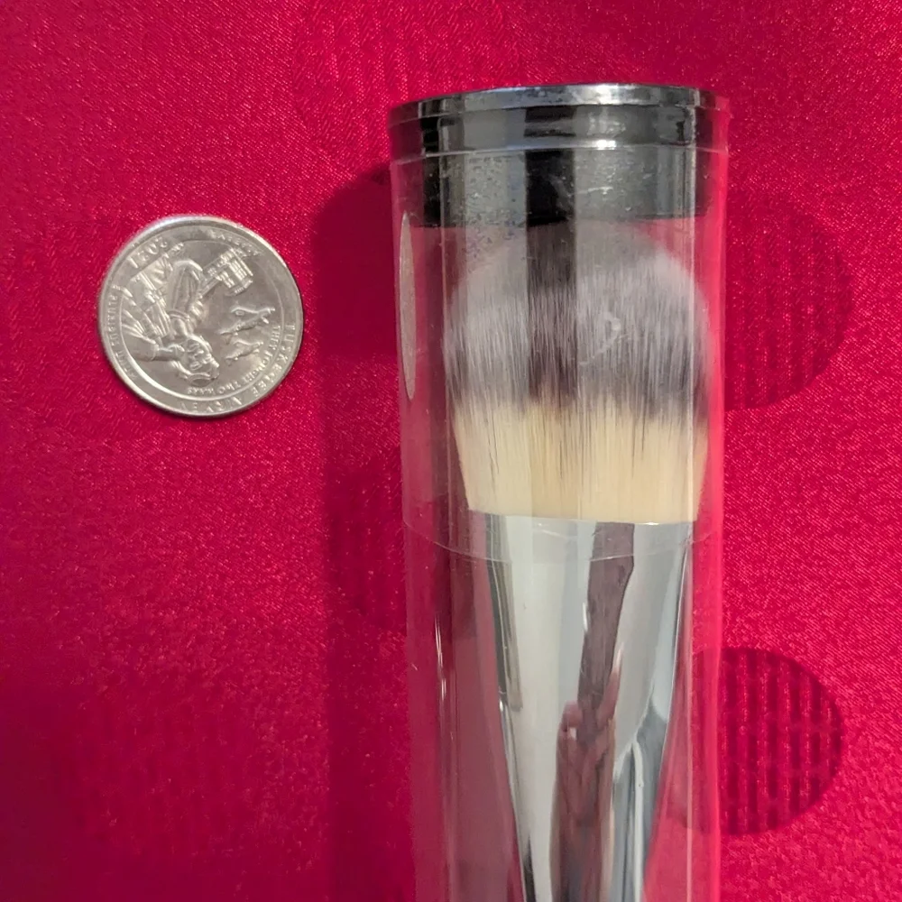 🆕 Heavenly Luxe Plush Paddle Foundation Brush From it Cosmetics